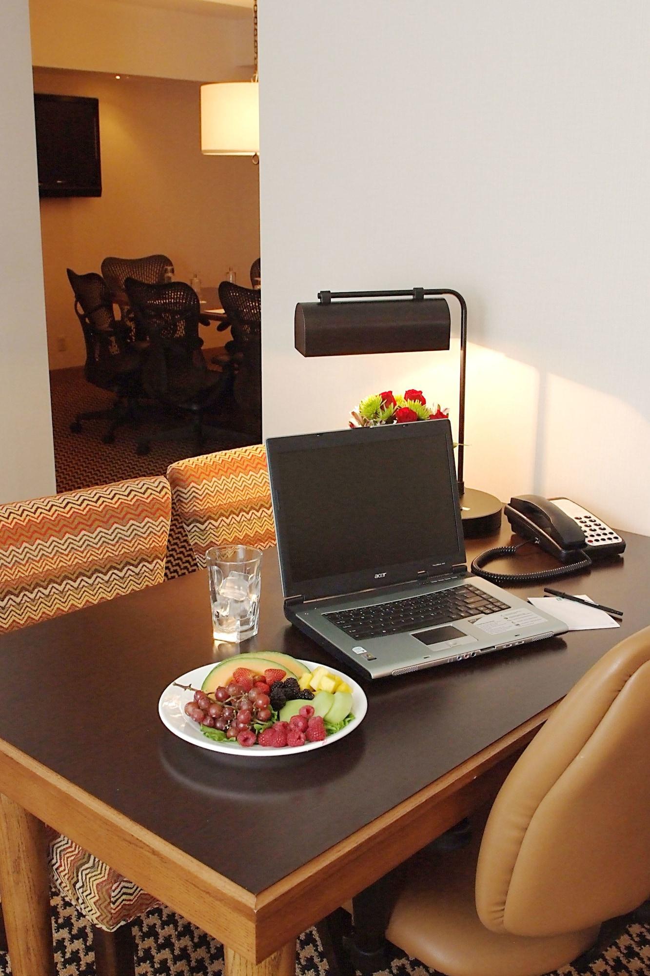Embassy Suites By Hilton Detroit Metro Airport Ромулус Экстерьер фото