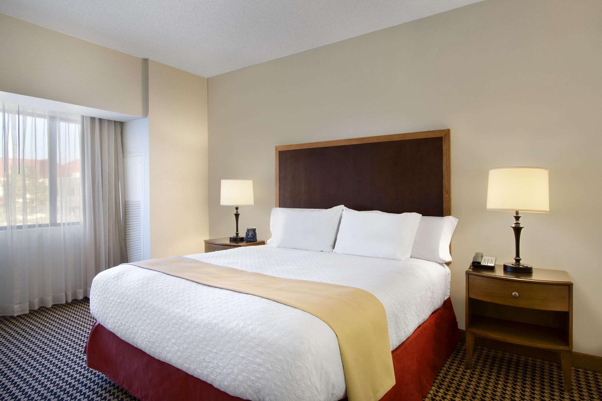Embassy Suites By Hilton Detroit Metro Airport Ромулус Номер фото