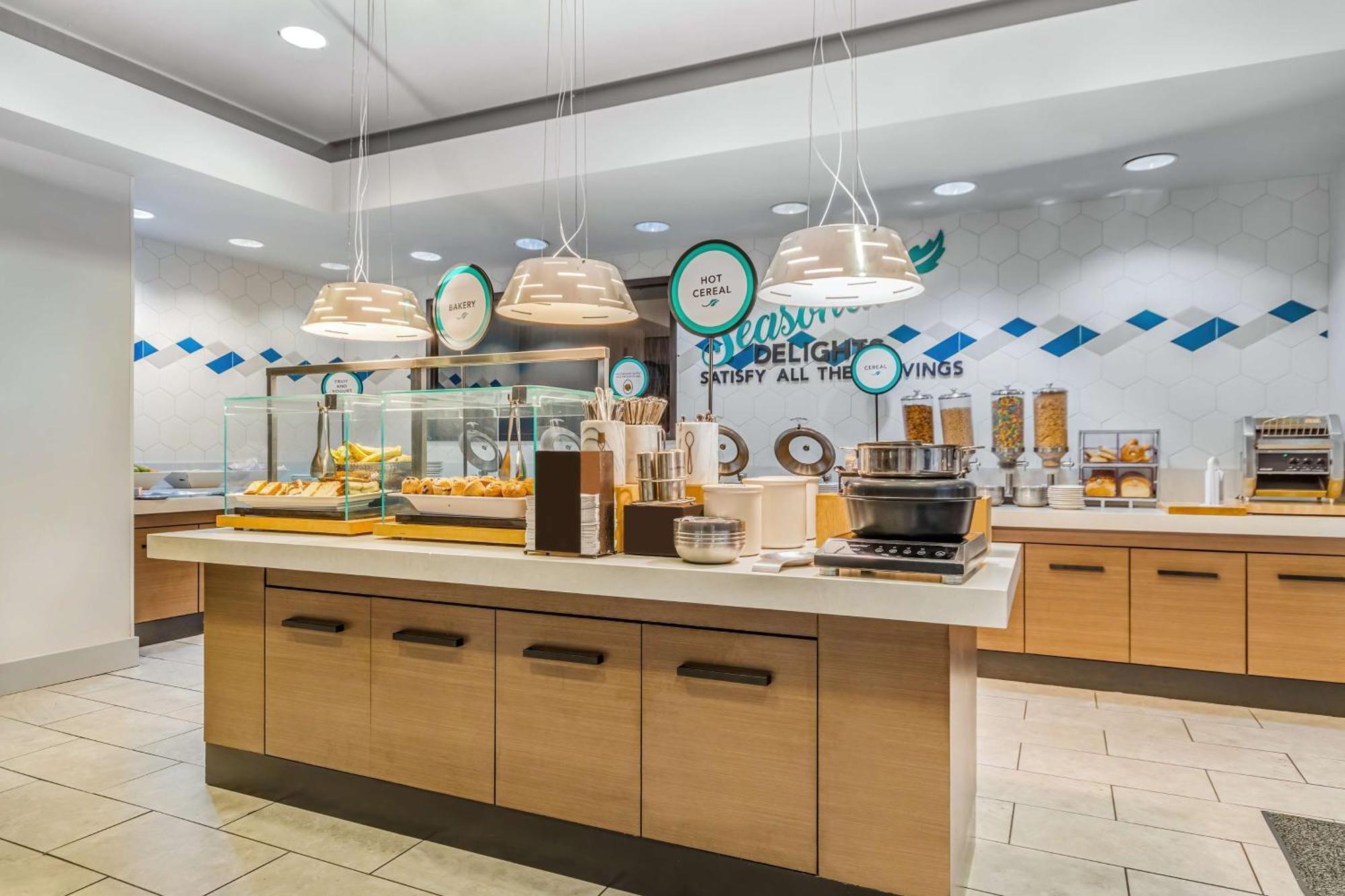 Embassy Suites By Hilton Detroit Metro Airport Ромулус Экстерьер фото
